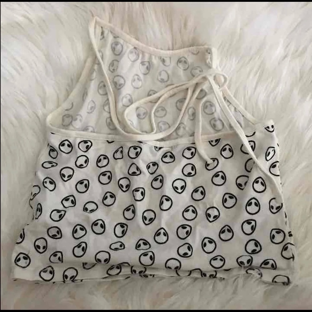 rare alien brandy melville sachi halter - Picture 2 of 3